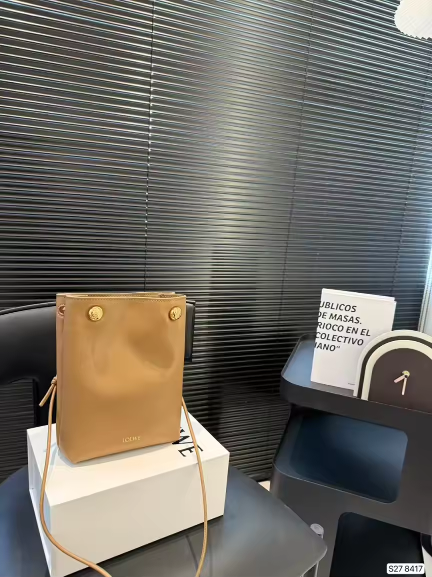 Lw Tan crossbody Bag