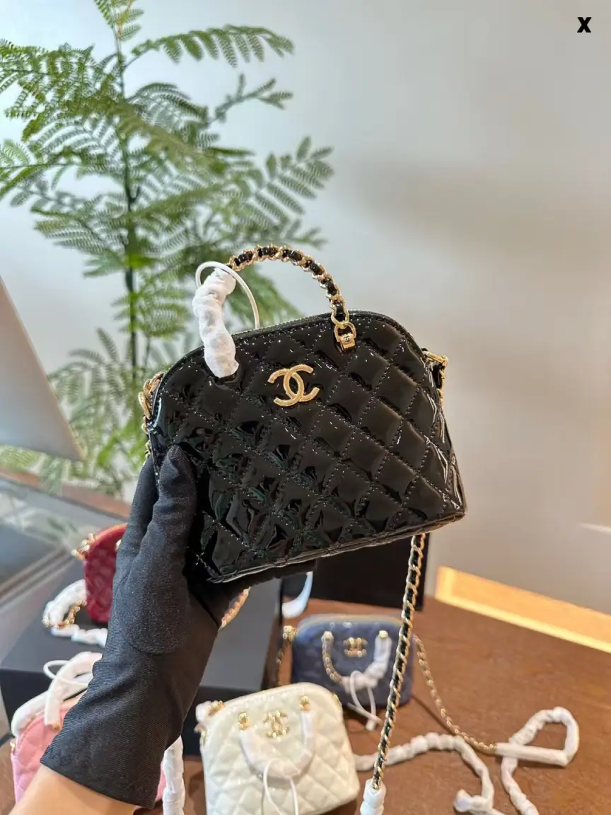 Patent leather C Bag with handle 64 preorder