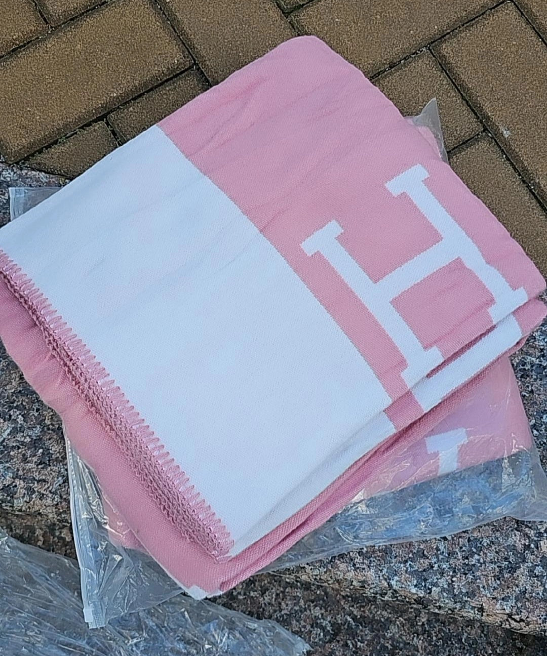 H Pink Blanket Couch Throw 135x164cm in stock