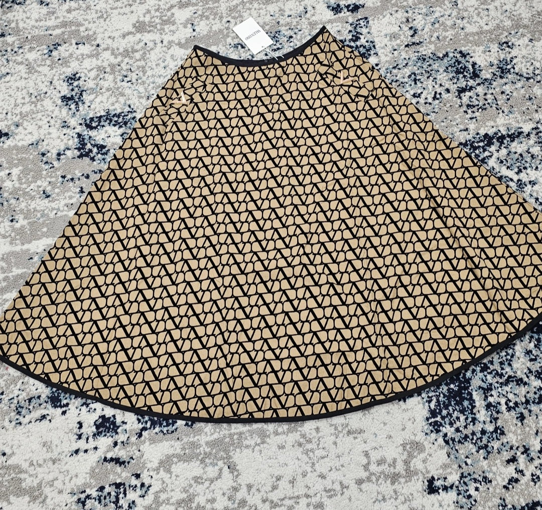 V Skirt