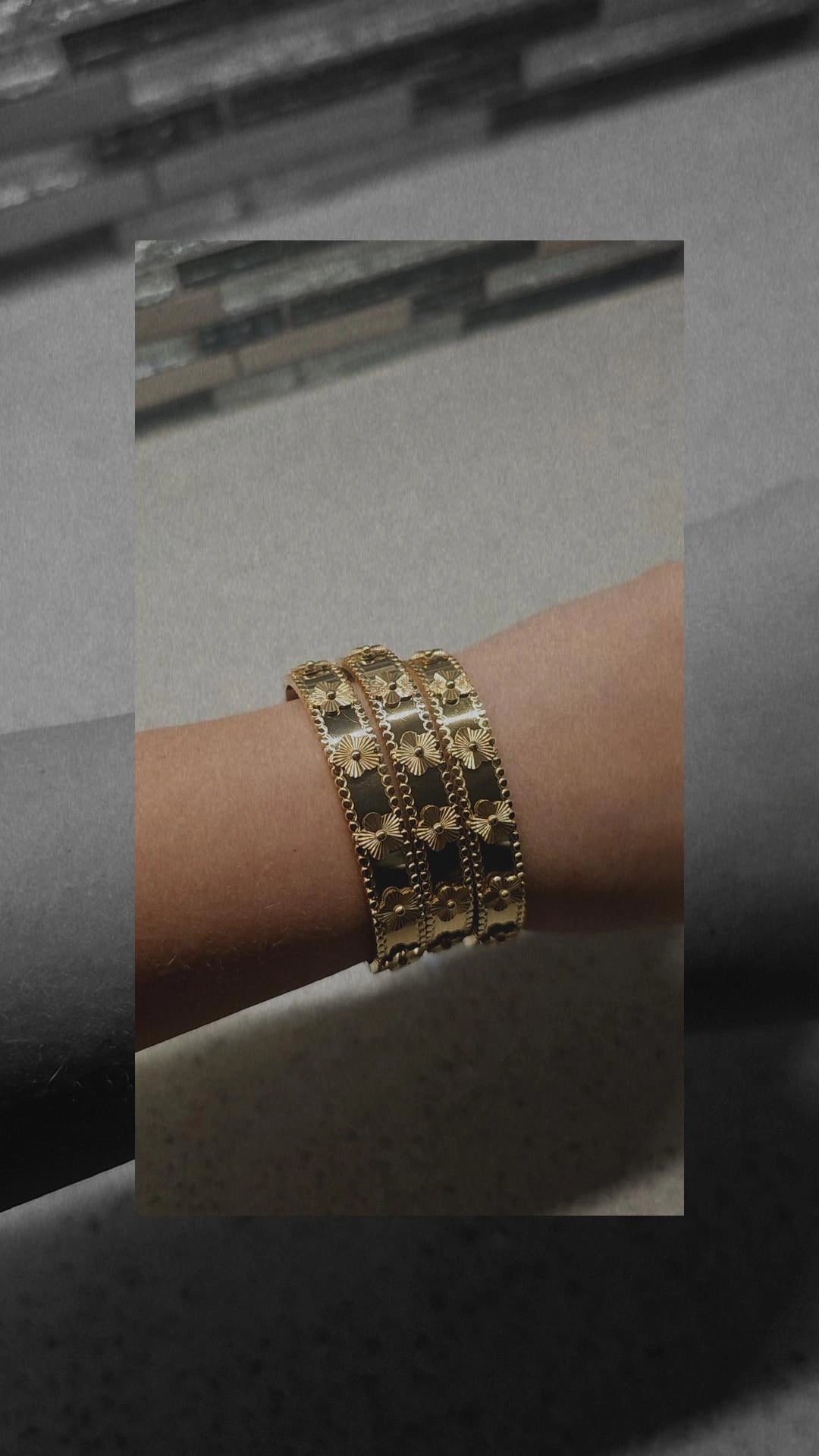 VC gold Bangles with flowers preorder