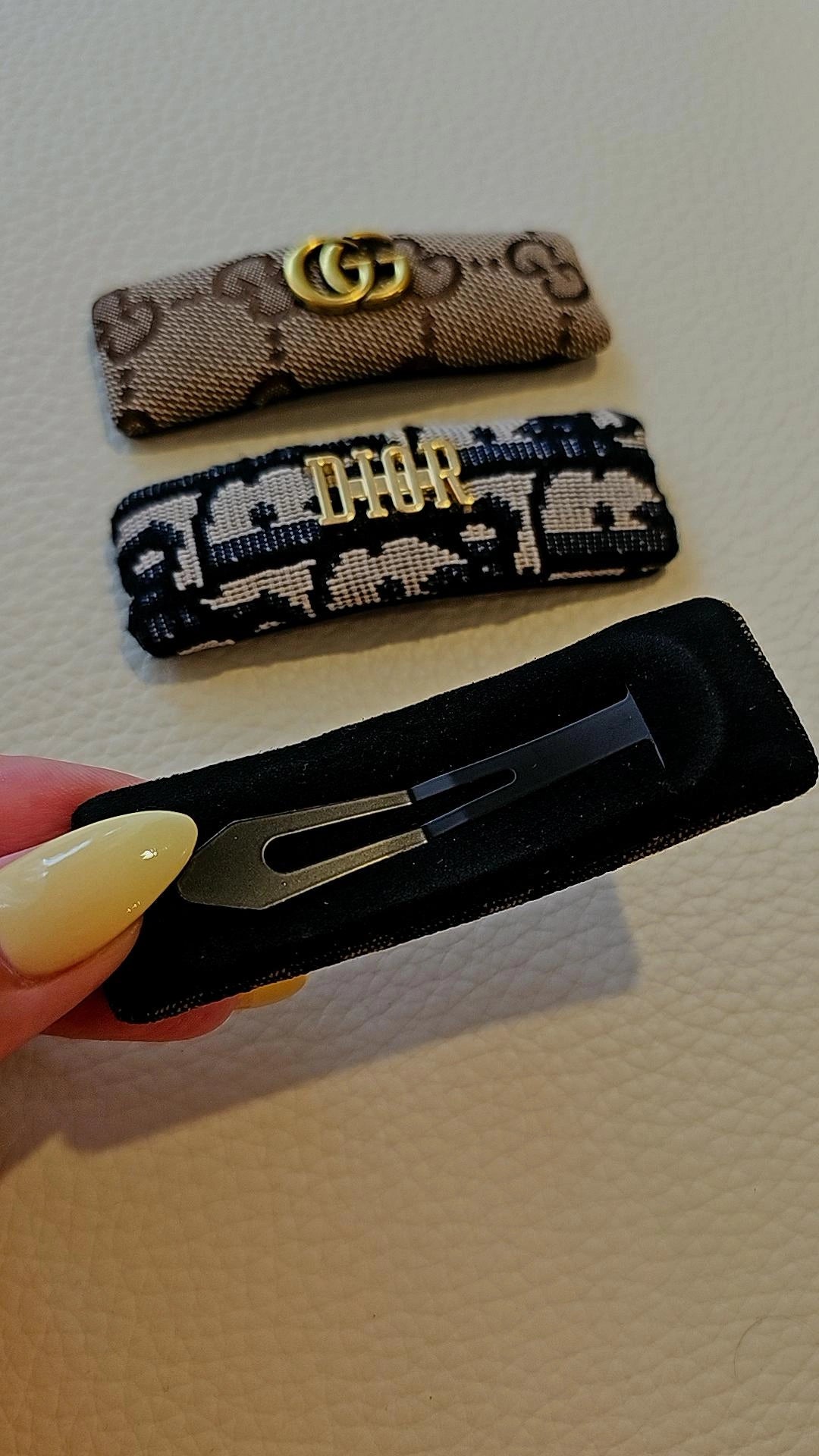 G, F, D hair clips