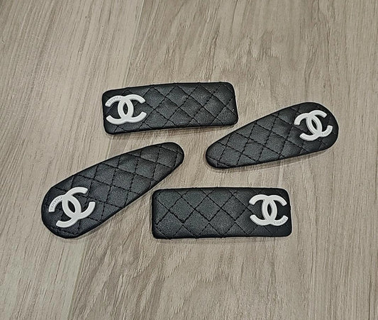 Black and white quilted C hair clip
