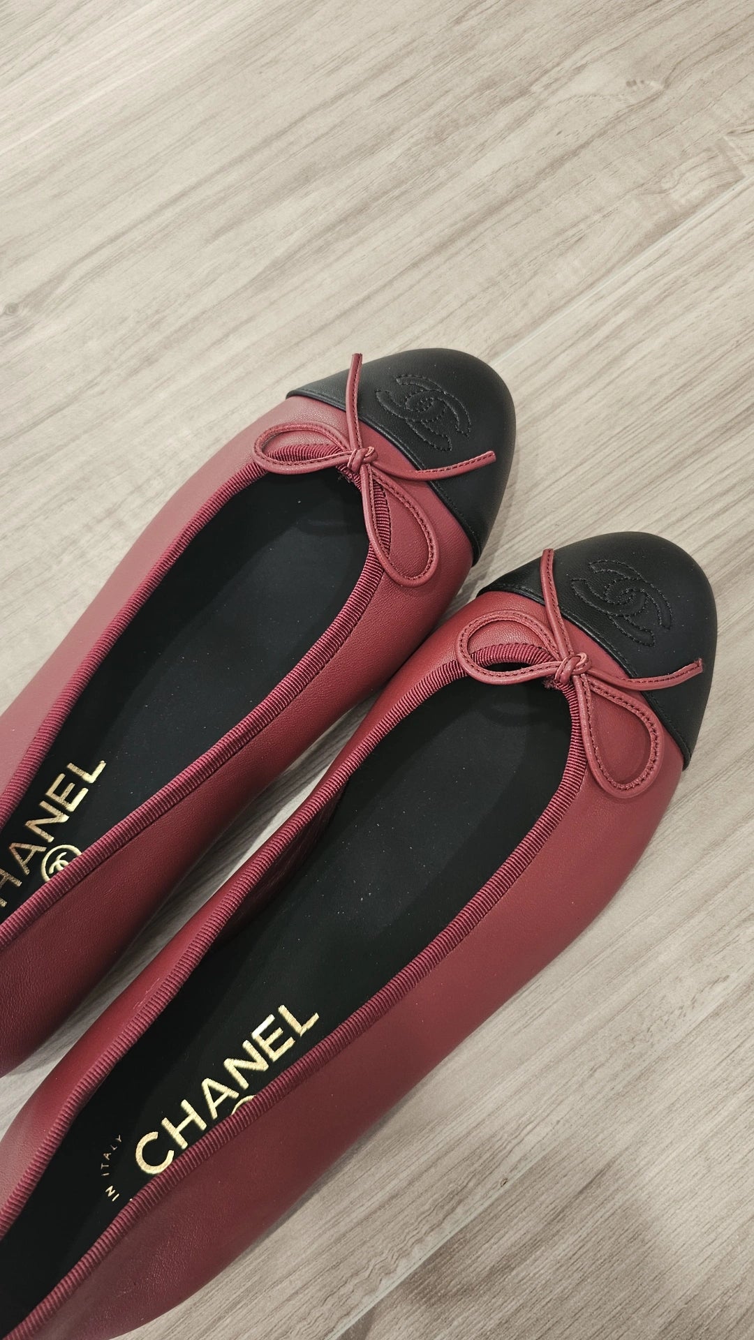 C Leather Currant red ballet Flats