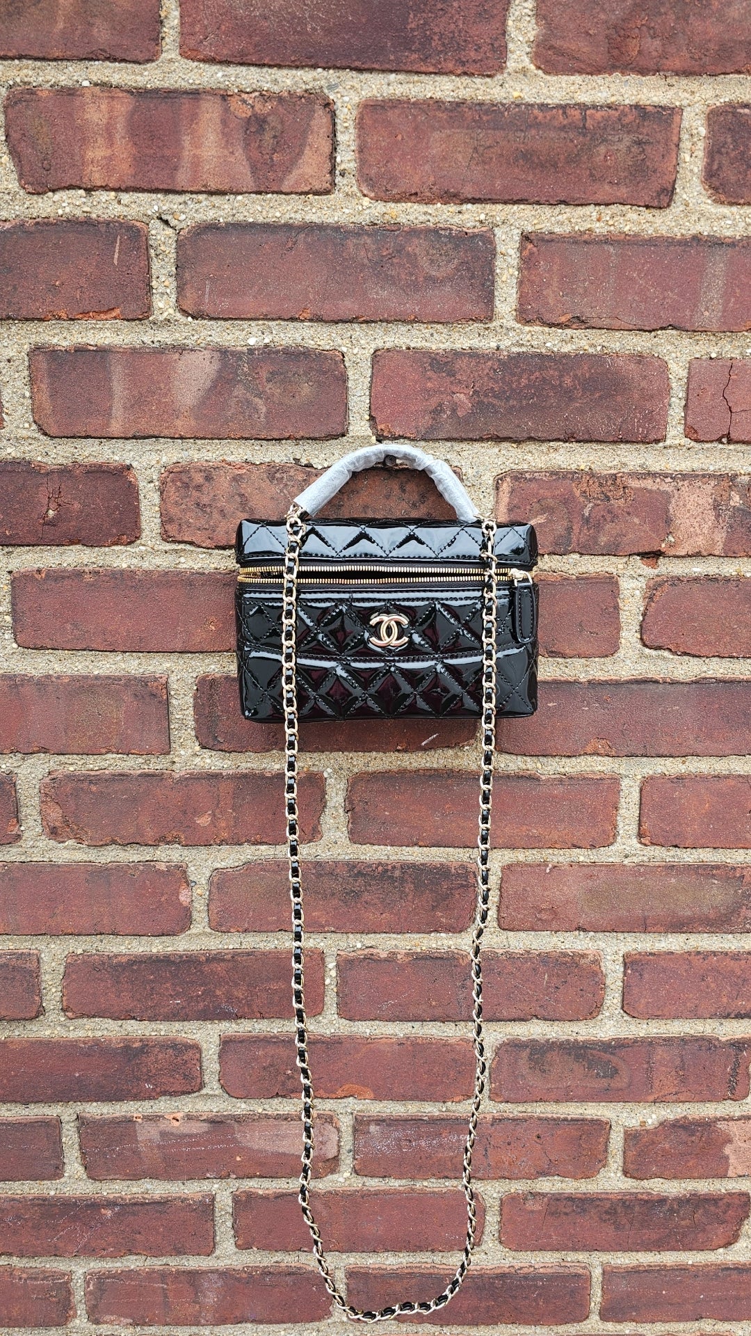 Black Shiny C Bag with chain
