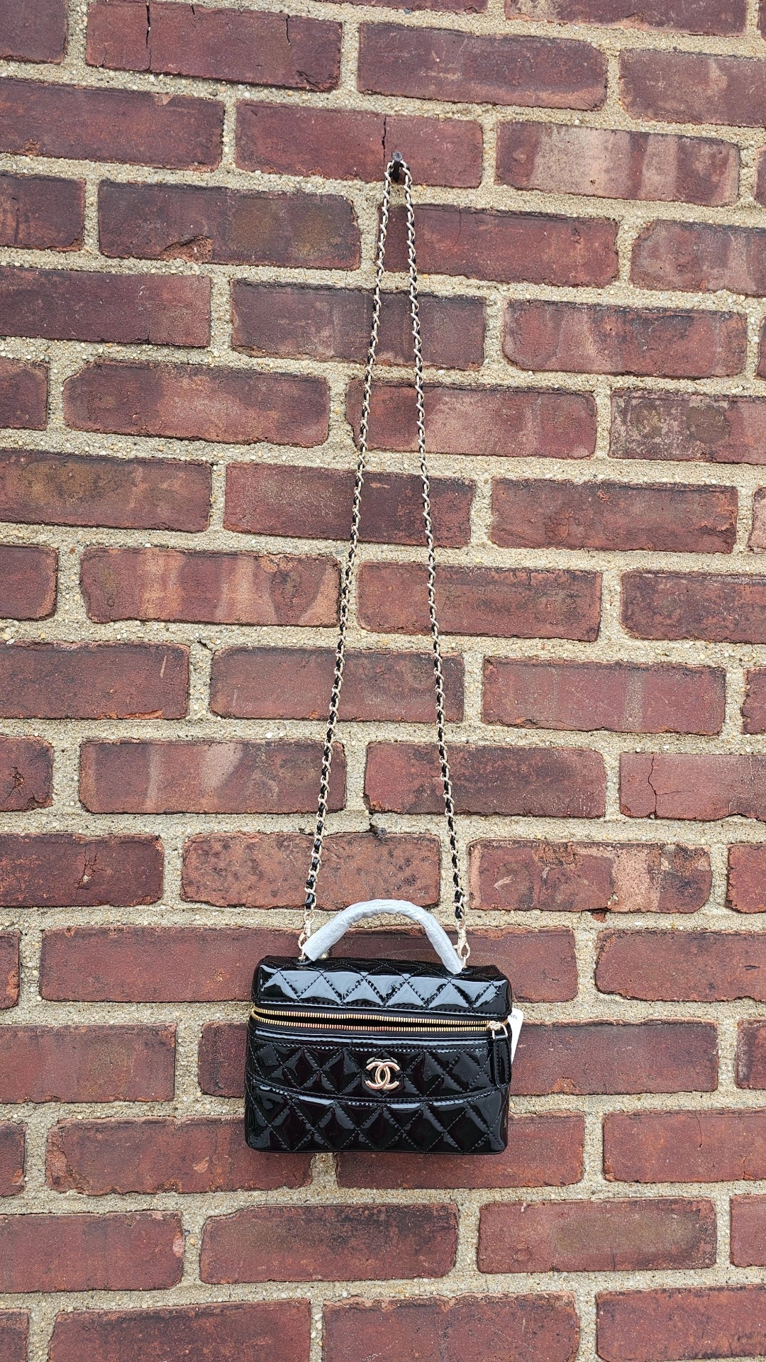 Black Shiny C Bag with chain