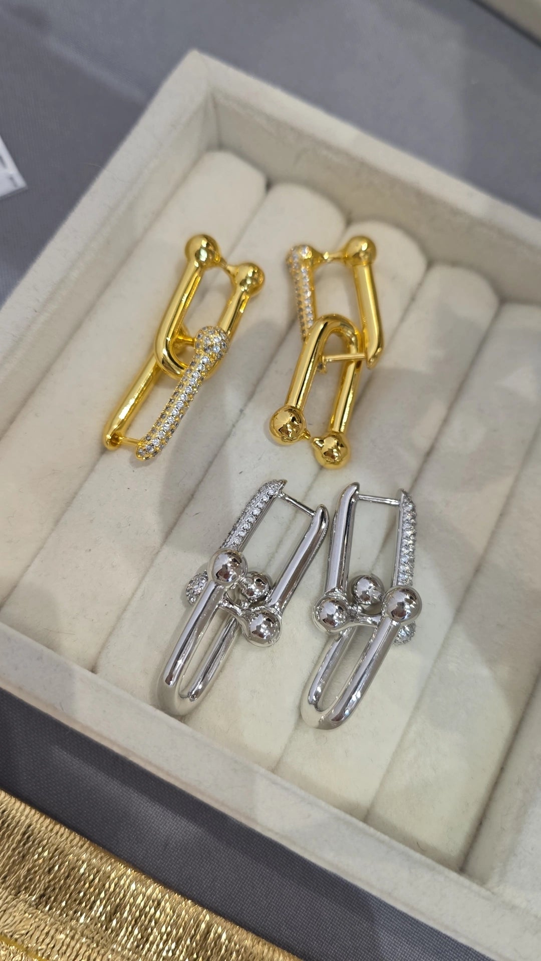 Tf link earrings gold/platinum plated in stock