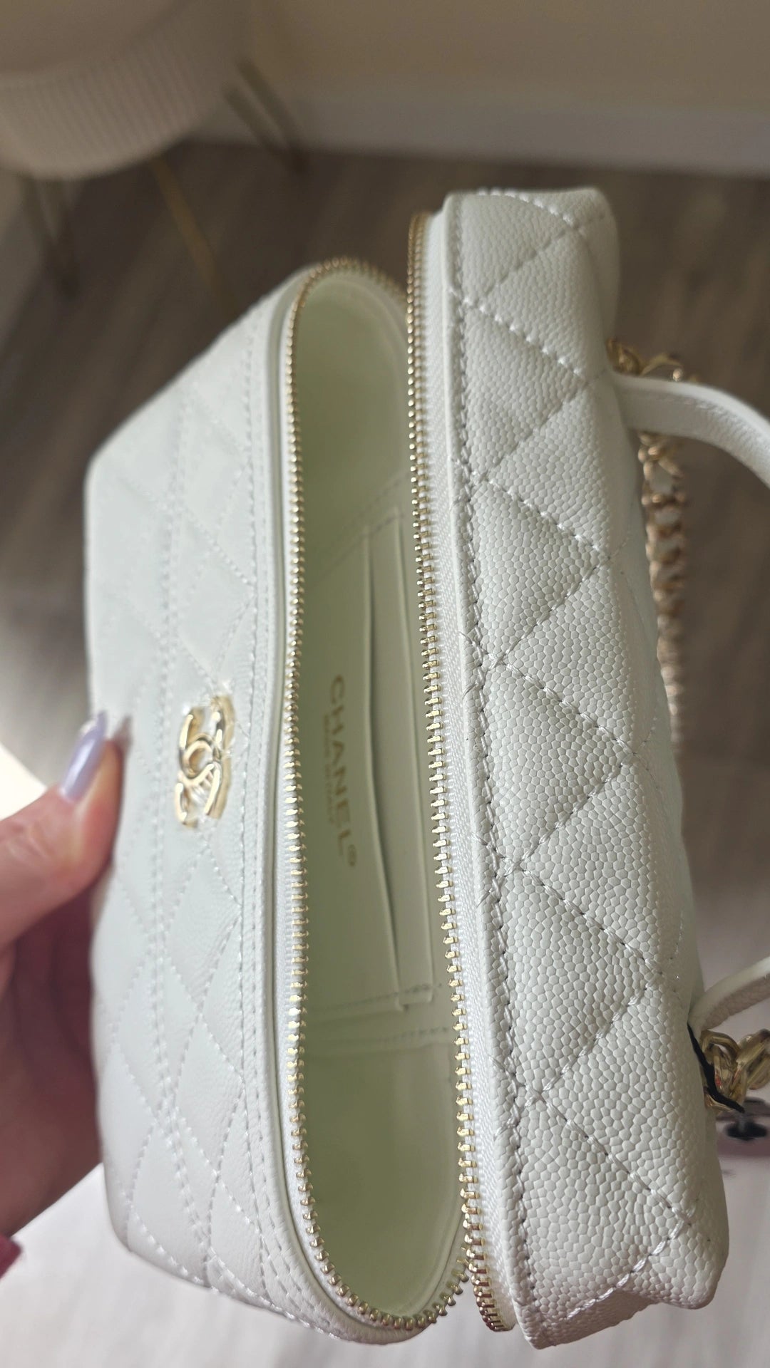 White C crossbody Bag preorder