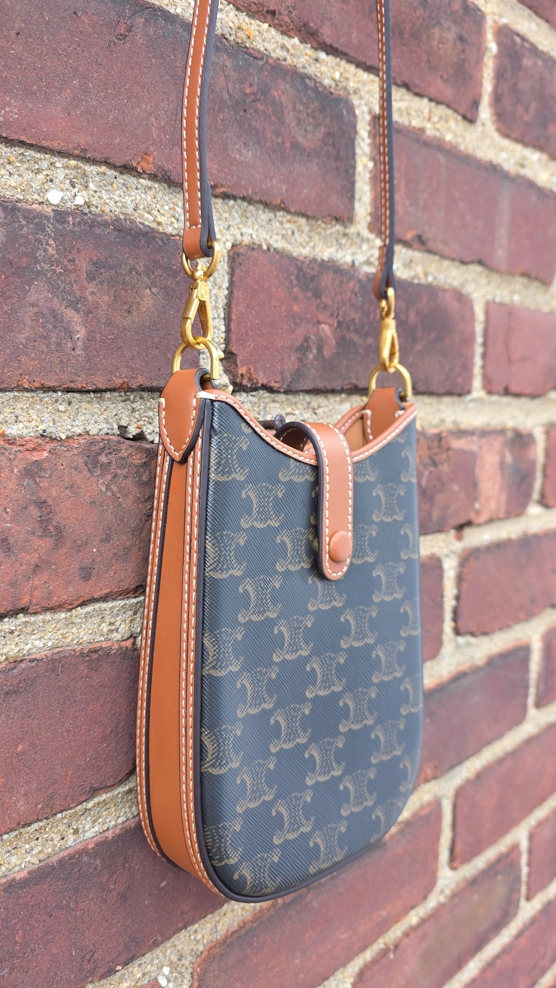 Cel Brown pattern Phone Bag preorder