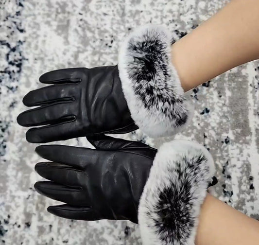 Leather C Gloves with light fur preorder