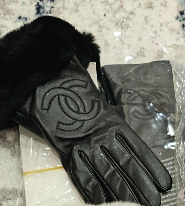 Black C Gloves with black fur preorder