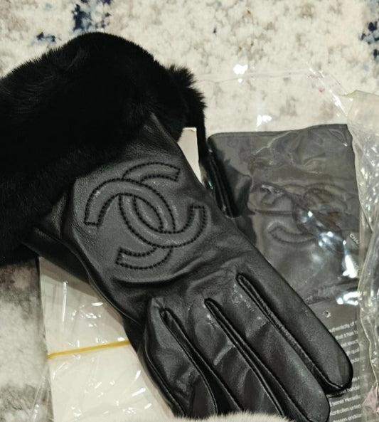 Black C Gloves with black fur preorder