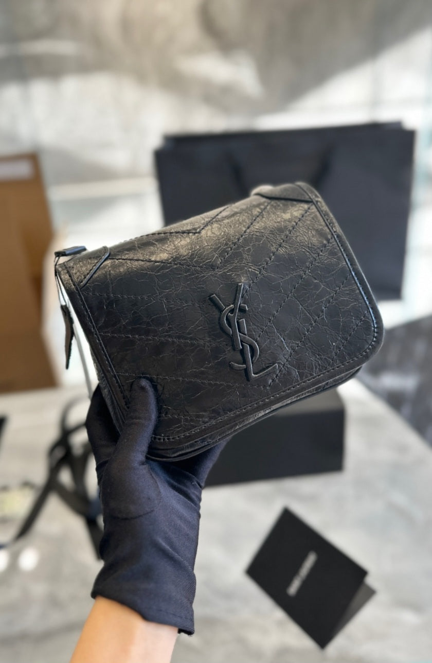 Black Y Small Bag with chain 129