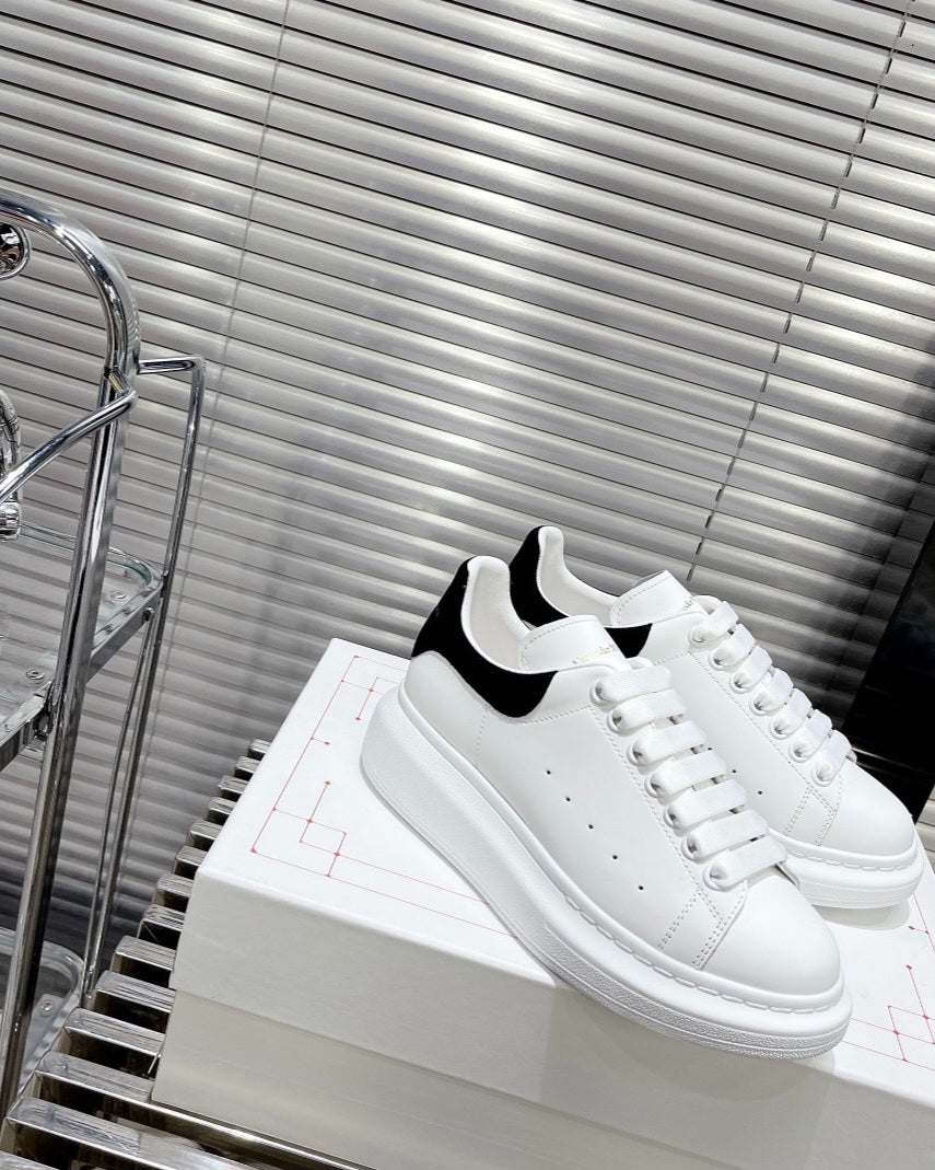 AM Sneakers Preorder Black