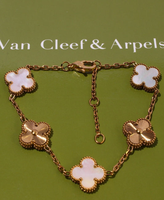 White/Gold V Bracelet Gold plated preorder