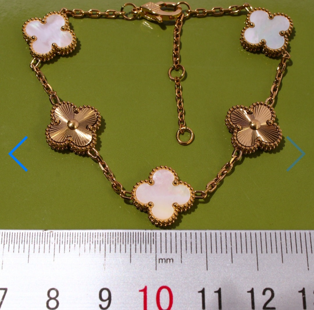 White/Gold V Bracelet Gold plated preorder