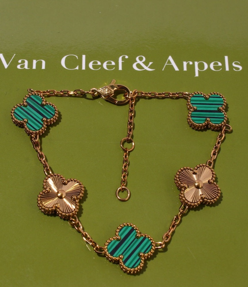 Green/Gold V Bracelet Gold plated preorder