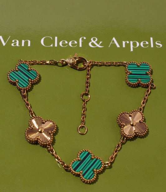Green/Gold V Bracelet Gold plated preorder