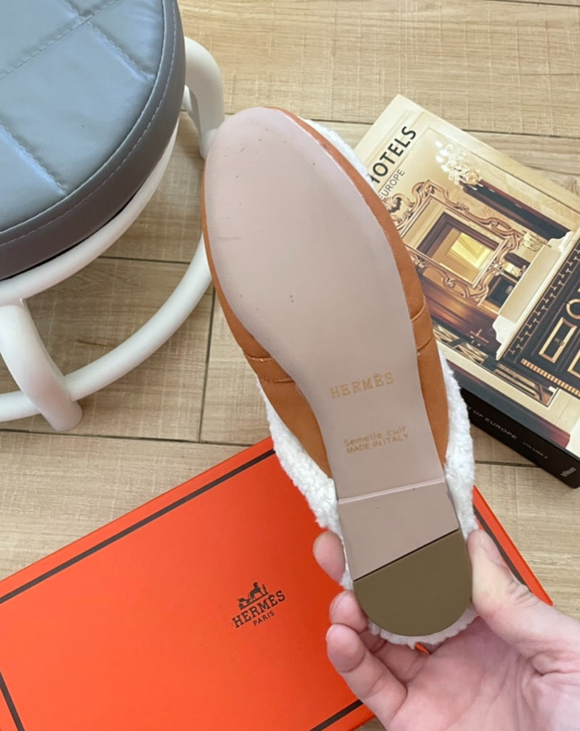 Sherpa H Chestnut Slip ons preorder