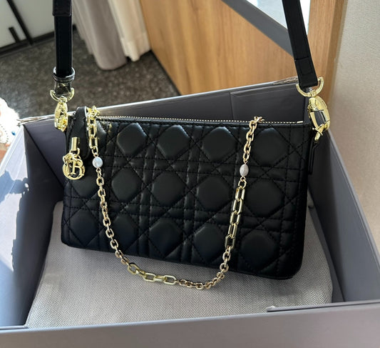 D Black Bag with chain preorder