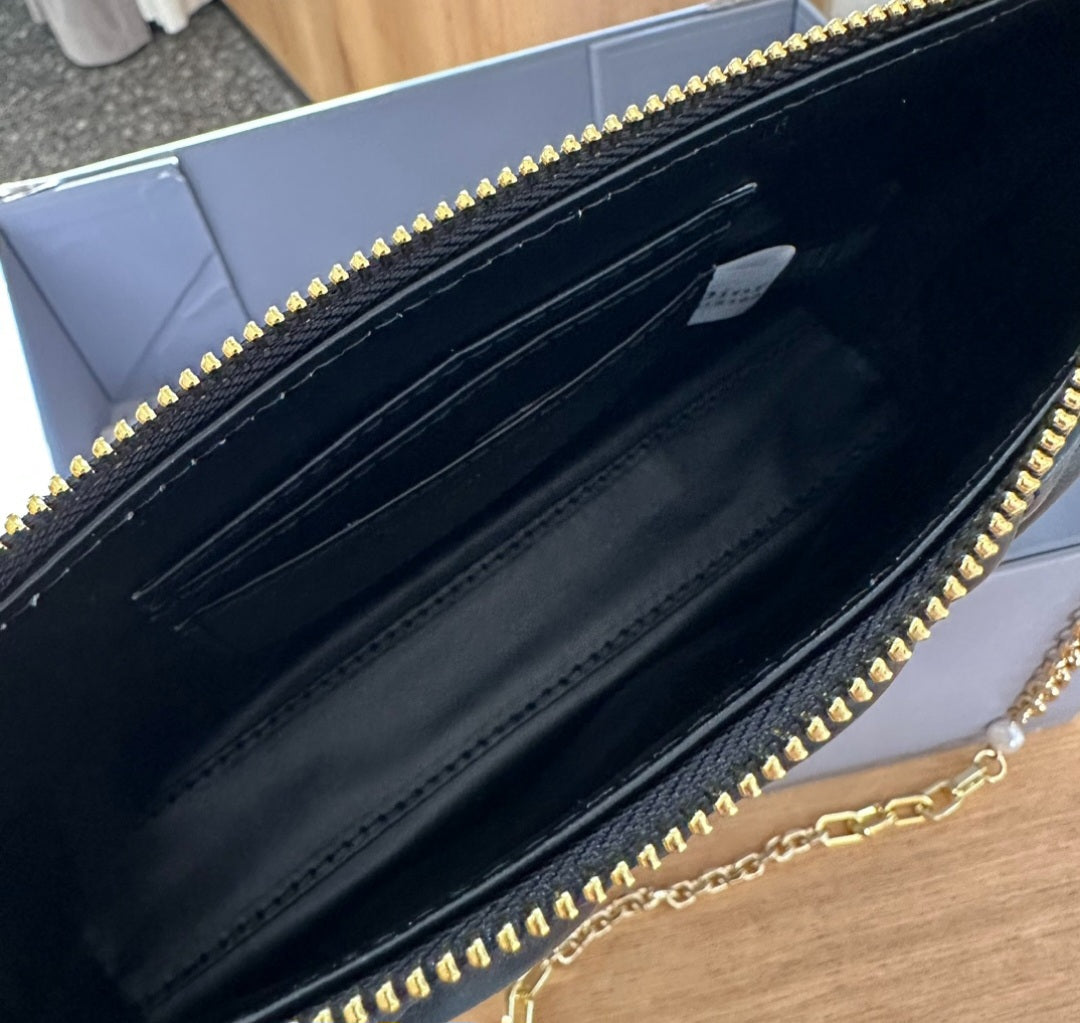 D Black Bag with chain preorder