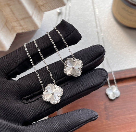 Silver Clov Necklace preorder