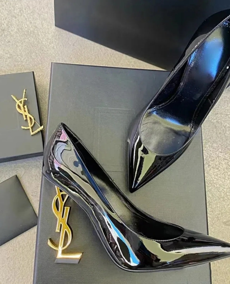 Y Heels Black/Gold