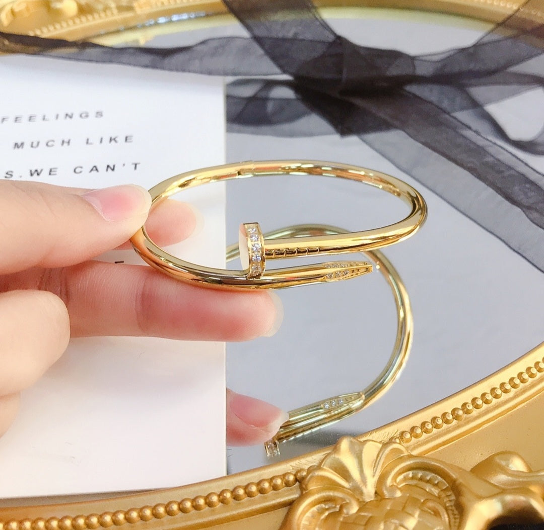 Miss Naily Gold plated bangle preorder