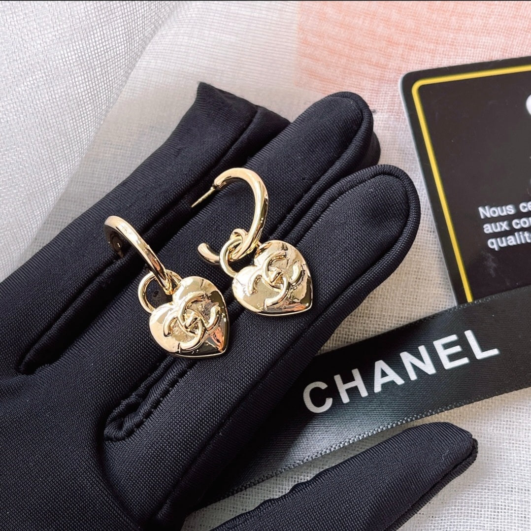 Gold Heart C hanging earrings