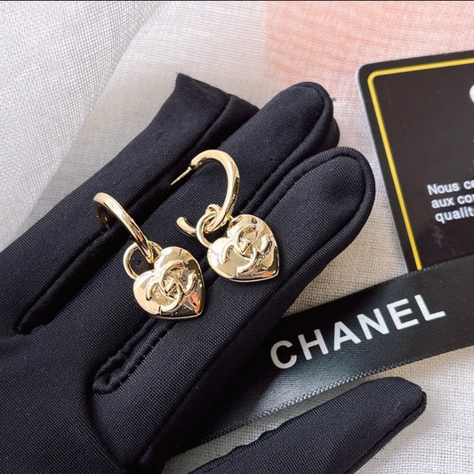 Gold Heart C hanging earrings