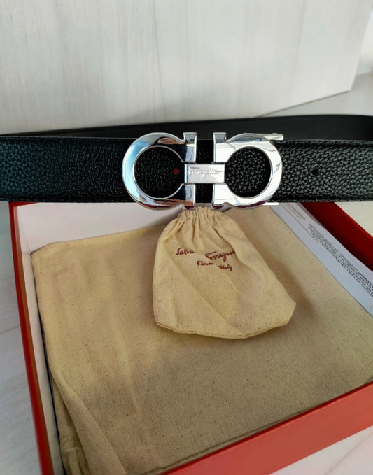 F belt with thick silver buckle