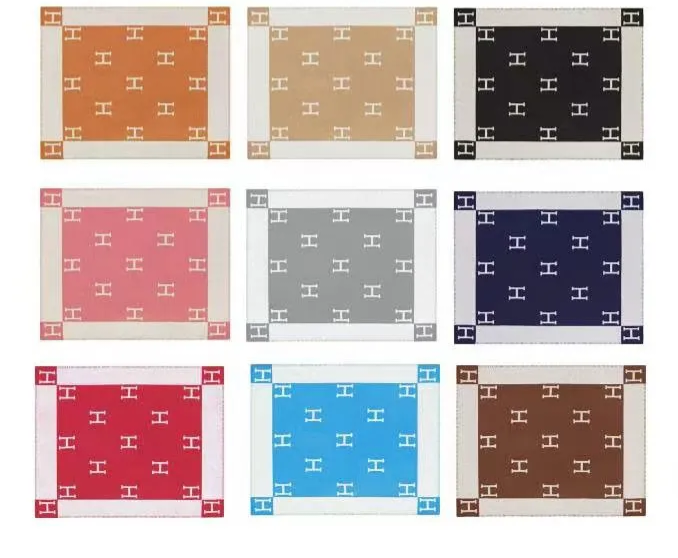 H Wool blankets 140x170cm preorder