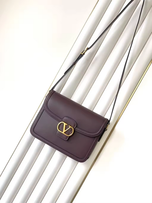 Brown V Bag 24cm preorder