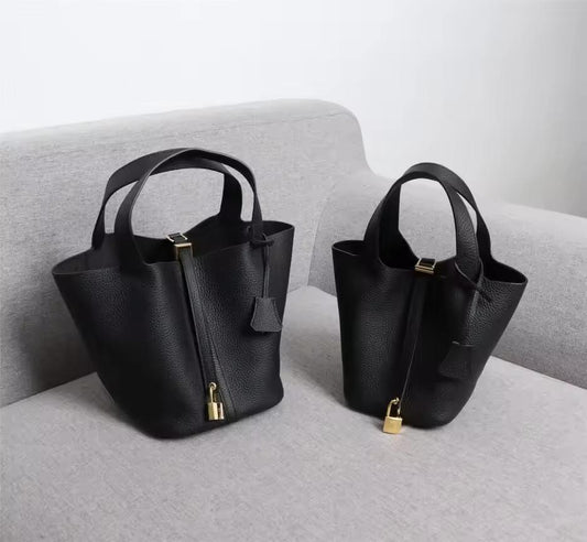 H T Black Bag 22x18cm preorder
