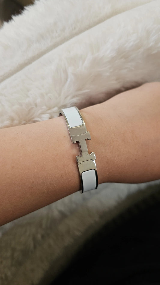 H Bangle white with silver in stock