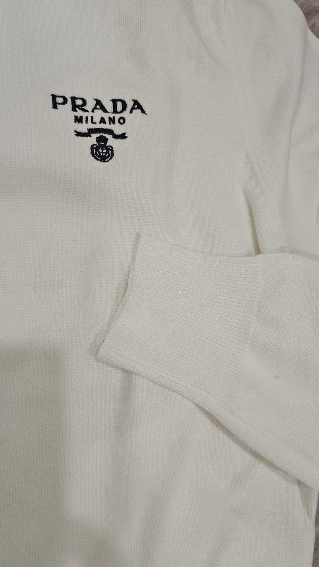 P white knit unisex Sweater runs big