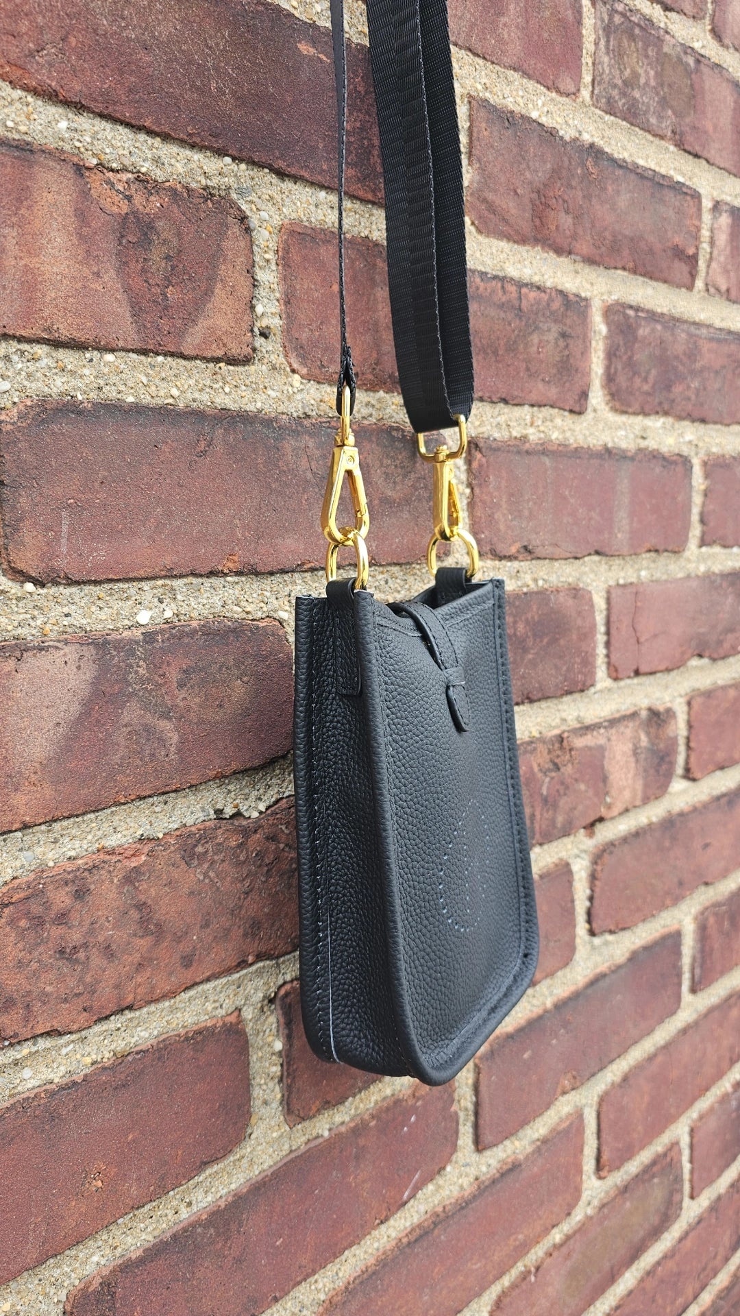 H Black Phone Bag 13x5x18 centimeters preorder