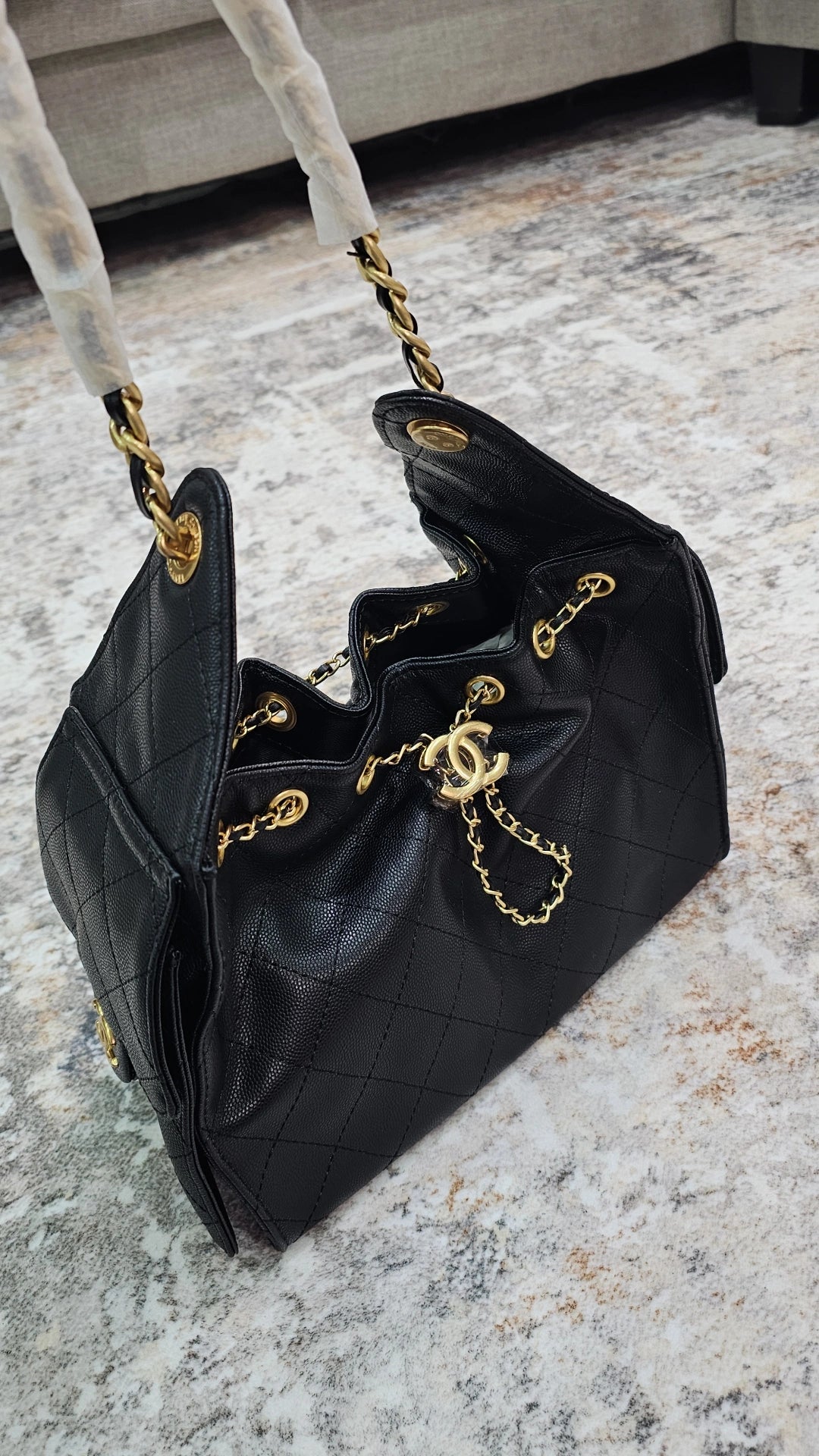 C Black leather 26x20cm crossbody