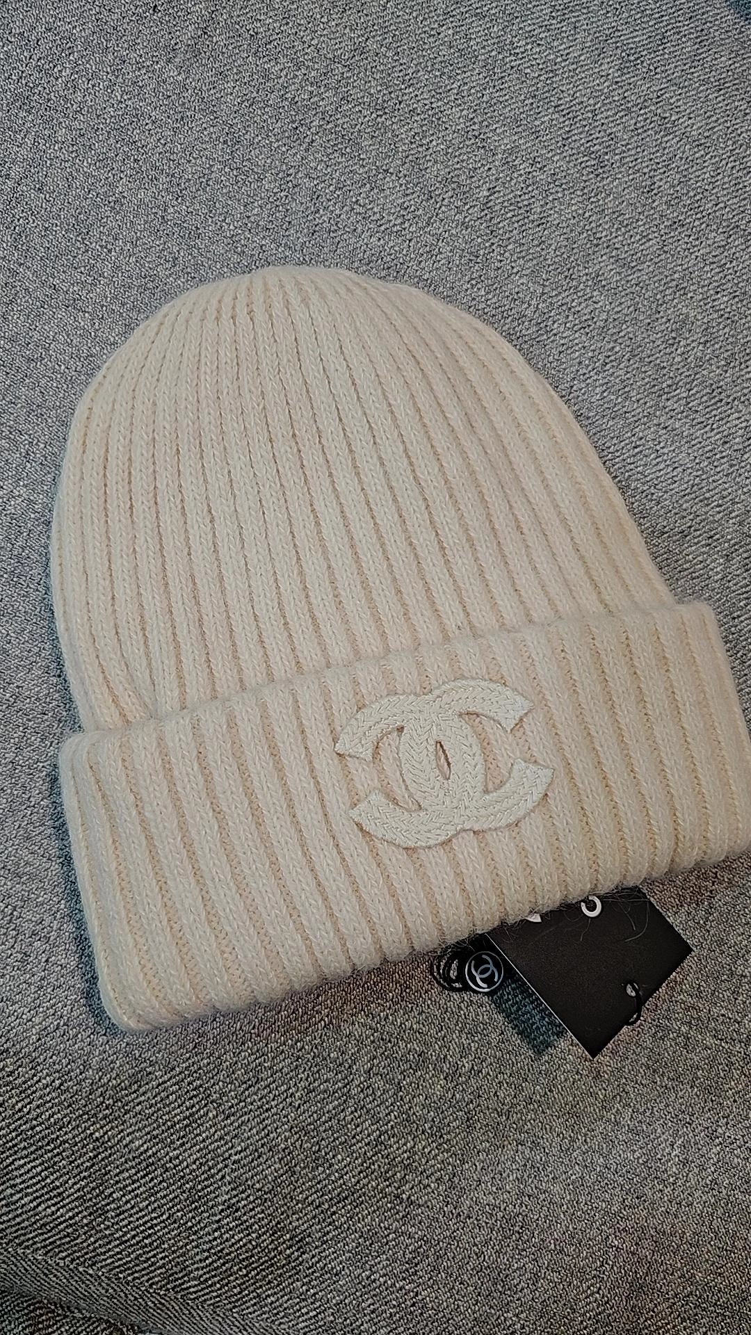 Cream C Hat beanie