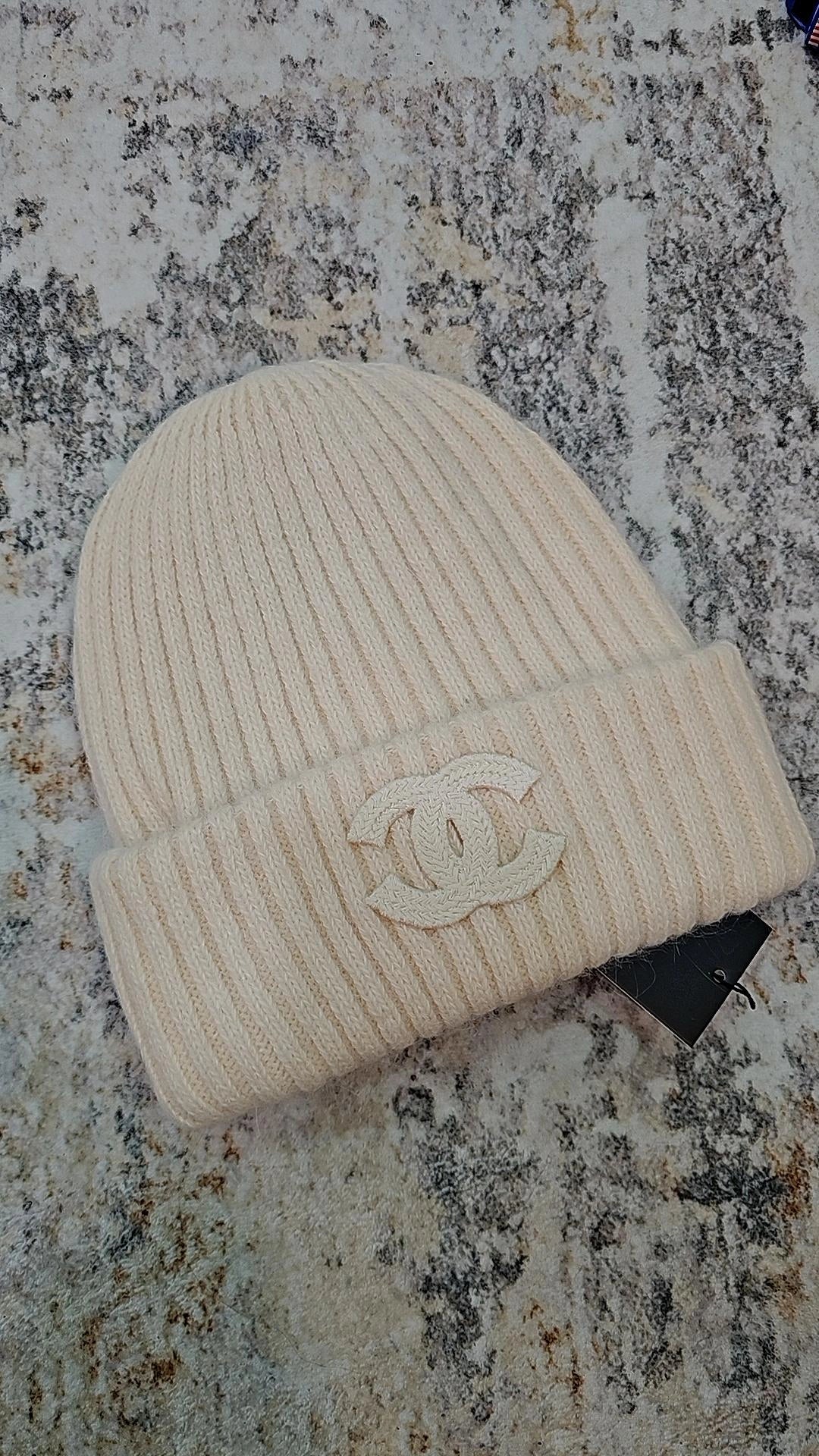 Cream C Hat beanie