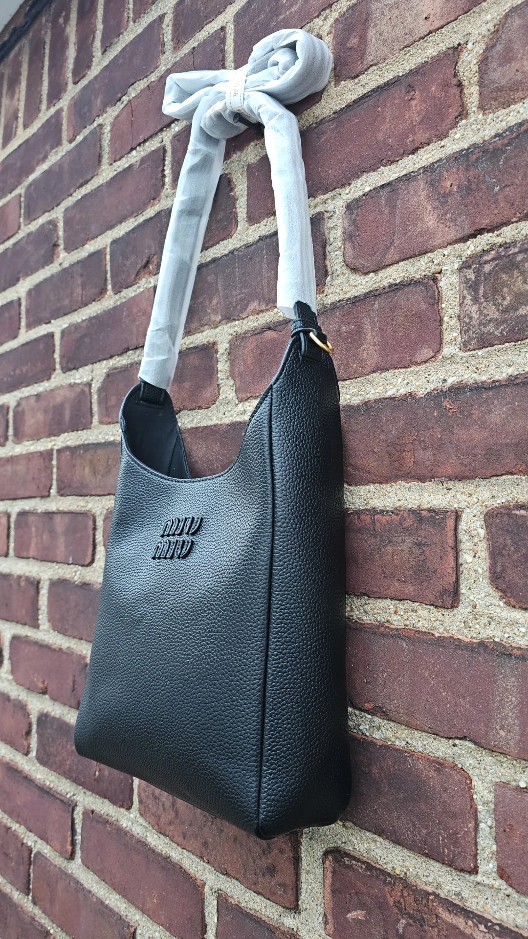 Black leather MM 25x20cm small tote crossbody bag