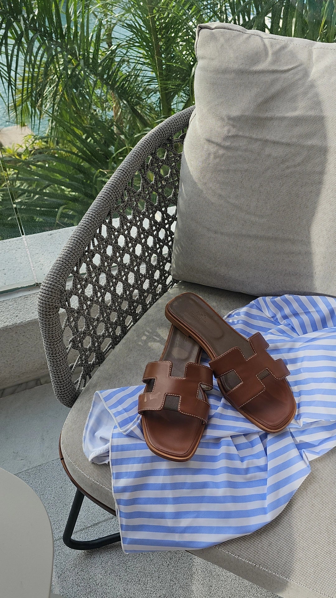 Brown/Luggage H leather slides