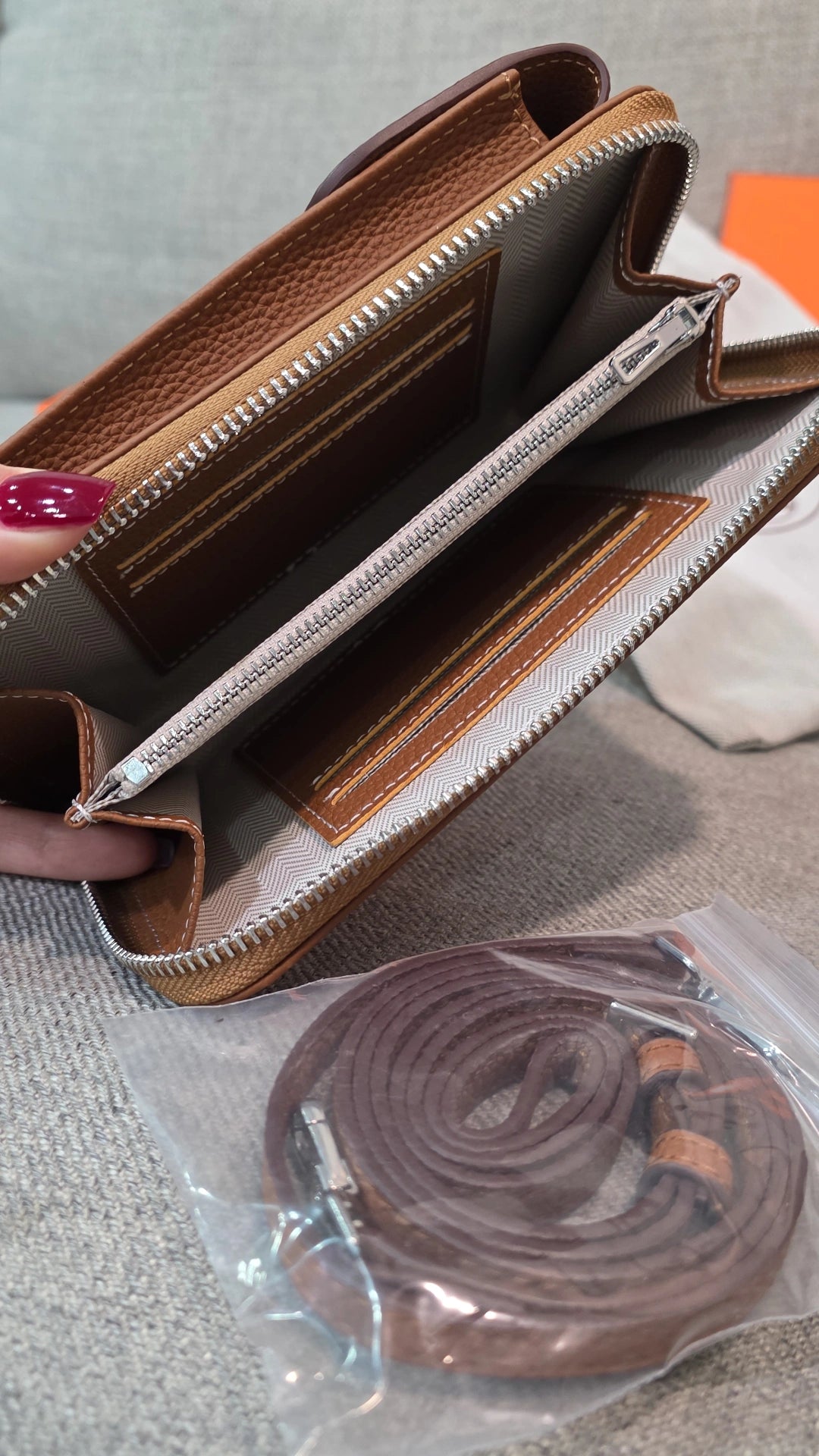 H luggage brown phone bag+wallet preorder