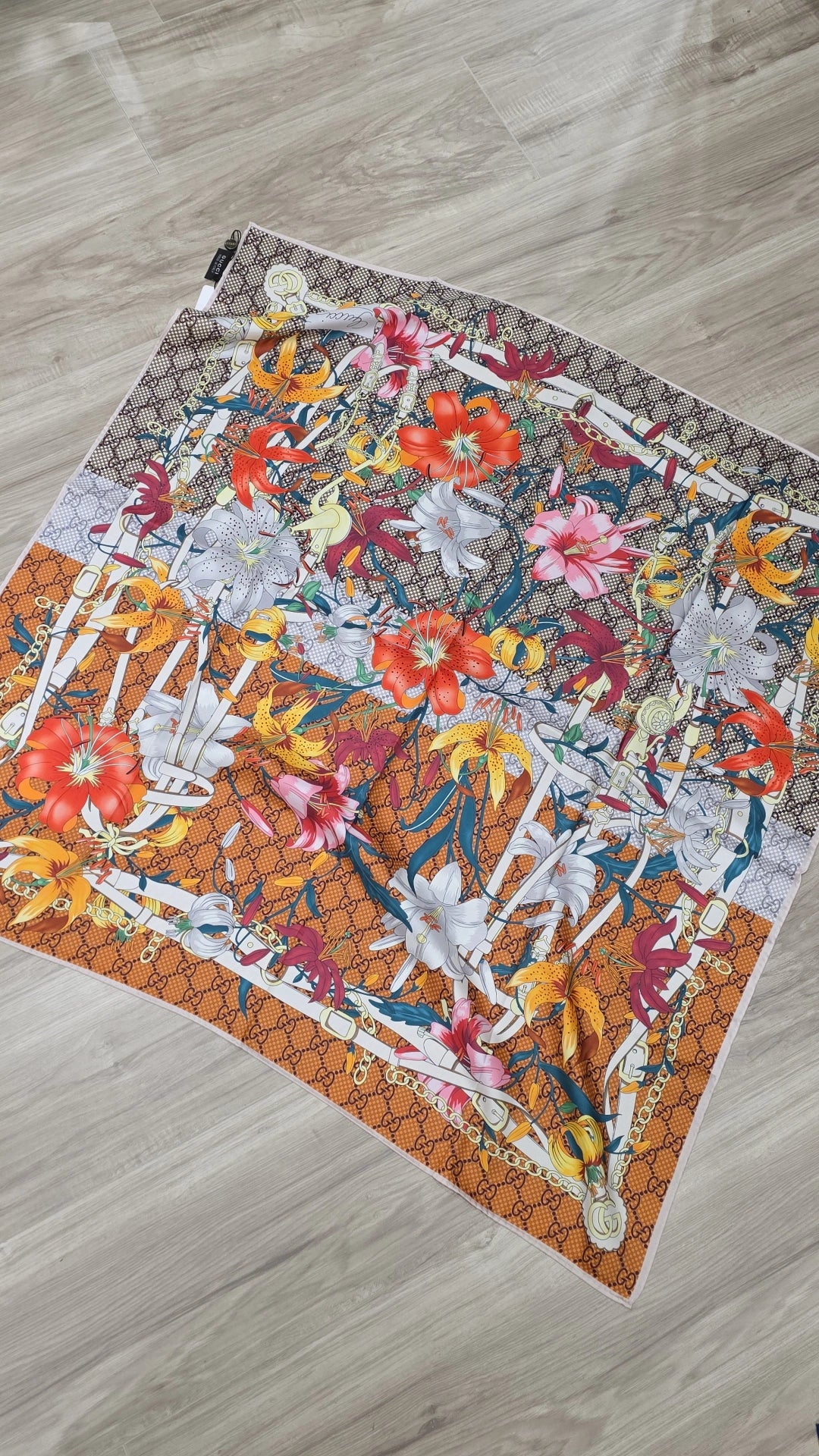 G floral head brown/orange scarf 90x90 cm preorder