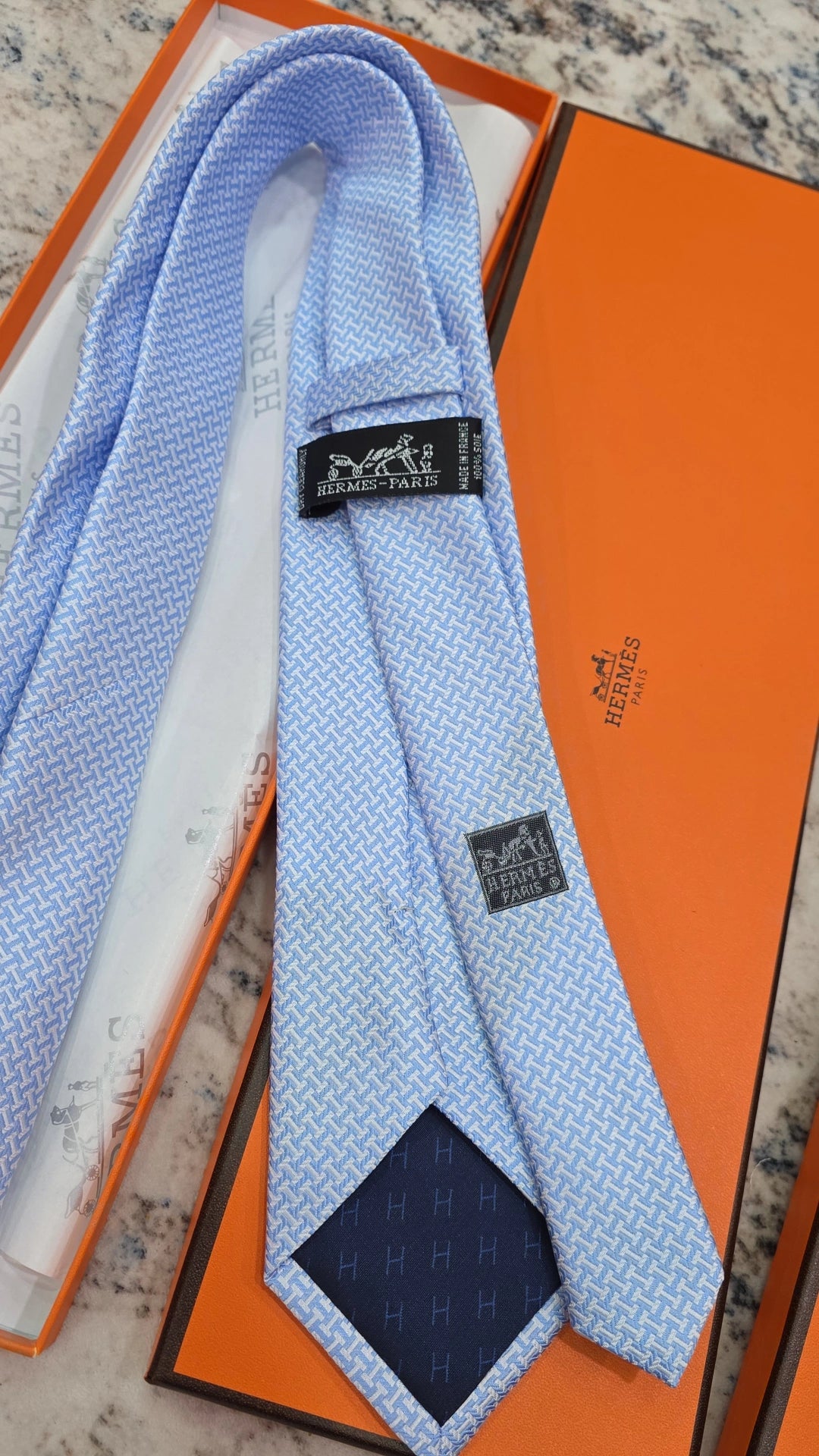 H tie 2 colors preorder