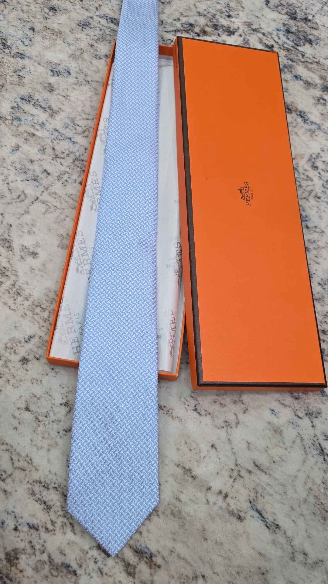 H tie 2 colors preorder