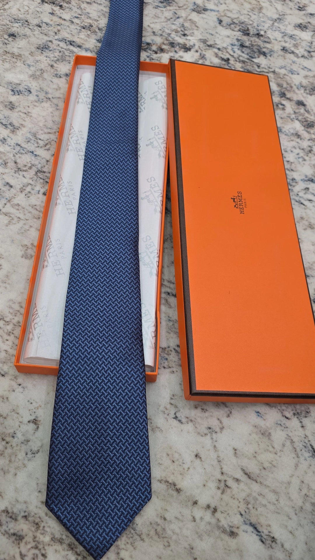 H tie 2 colors preorder