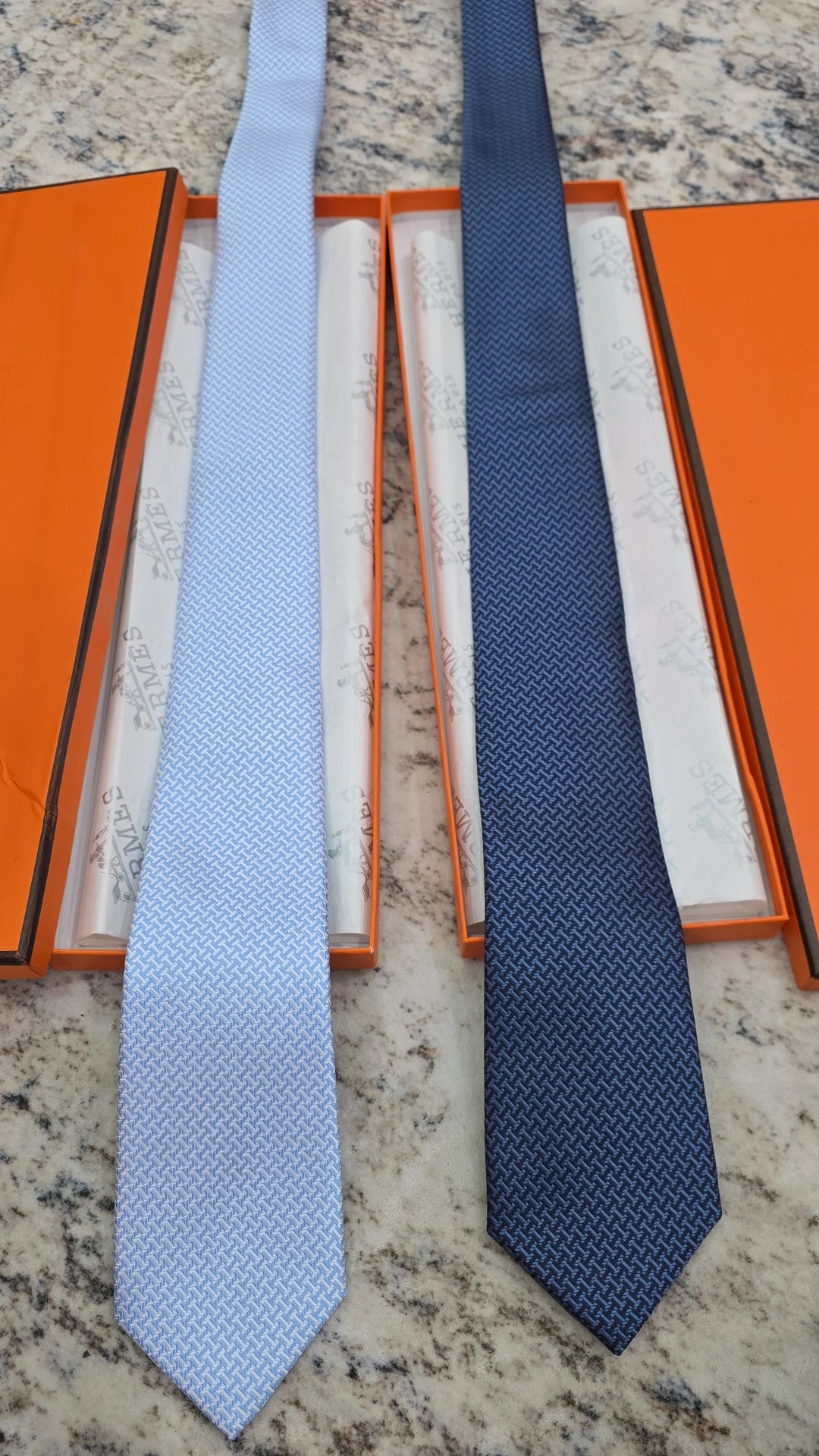 H tie 2 colors preorder