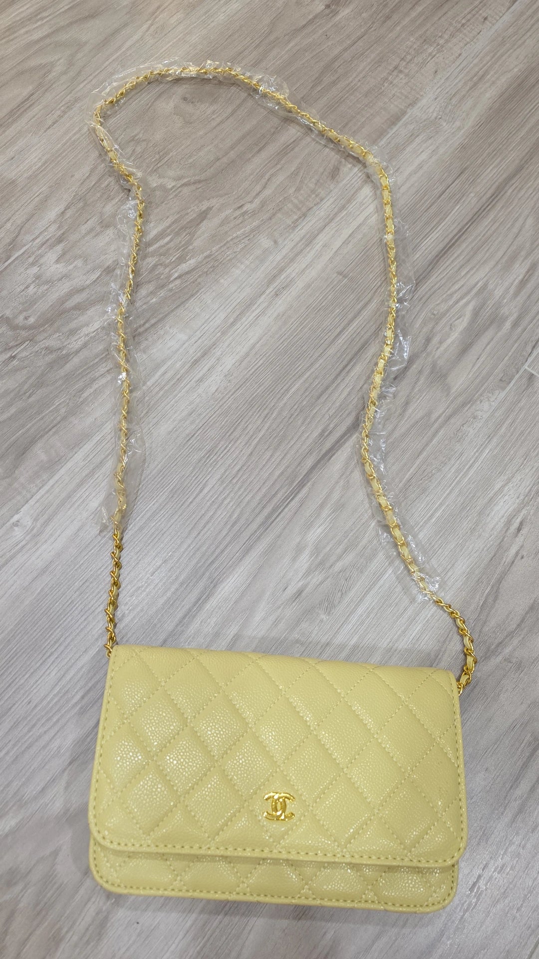 Yellow C crossbody wallet on chain 19x12cm bag