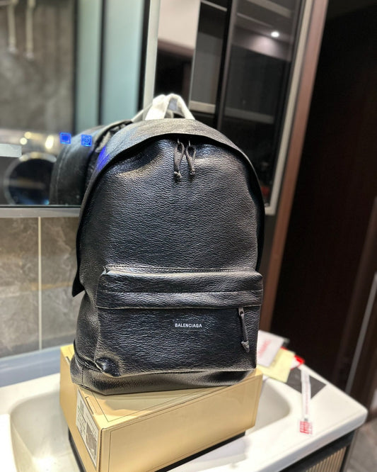 B Black Backpack 662 preorder